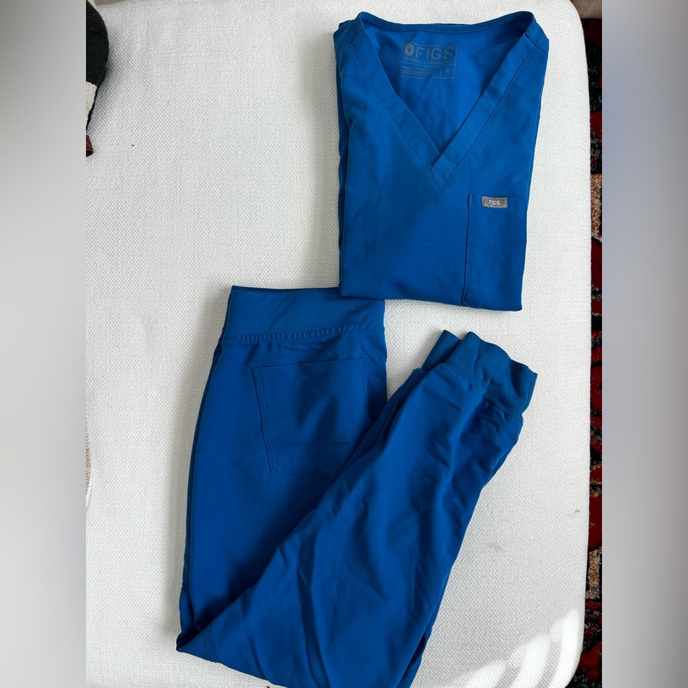 figs zamora jogger and catarina one-pocket scrub top both in size small